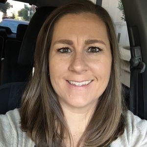 Meet your Posher, Dena